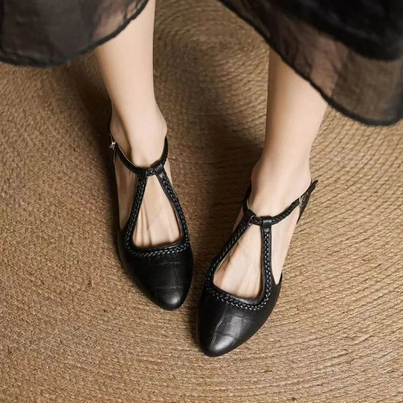 Sisu ™| Bevora T-Strap Sandalet