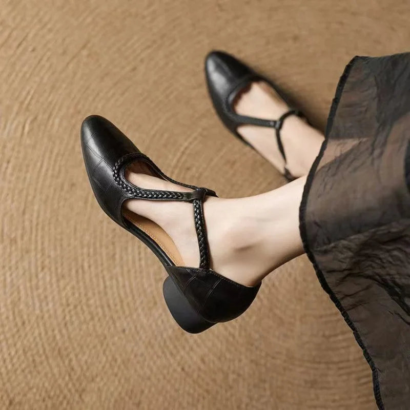 Sisu ™| Bevora T-Strap Sandalet