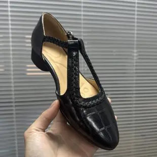 Sisu ™| Bevora T-Strap Sandalet
